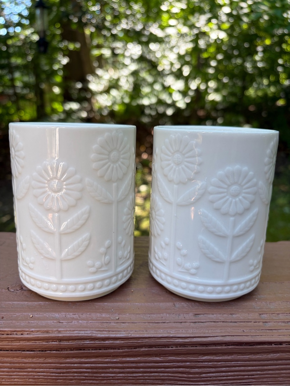Two Starbucks 12 oz ceramic mugs with embossed daisy or sunflower floral design - Picture 11 of 14